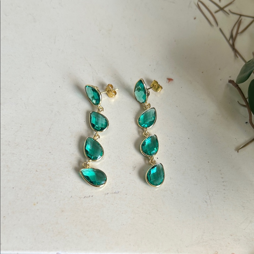 AQUA QUARTZ 24k gold drop Earrings - Picture 2 of 4